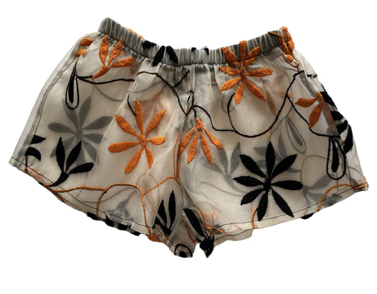 Short organza bordado flores beige para heels vista frontal