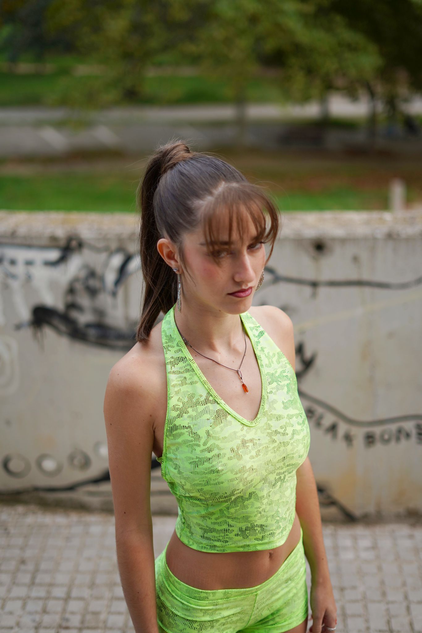 Tank top lycra verde pistacho camuflaje modelo foto frontal Evvi